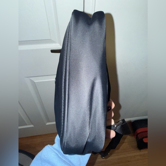 Lululemon Black Crossbody Camera Bag 2L - Picture 7 of 10